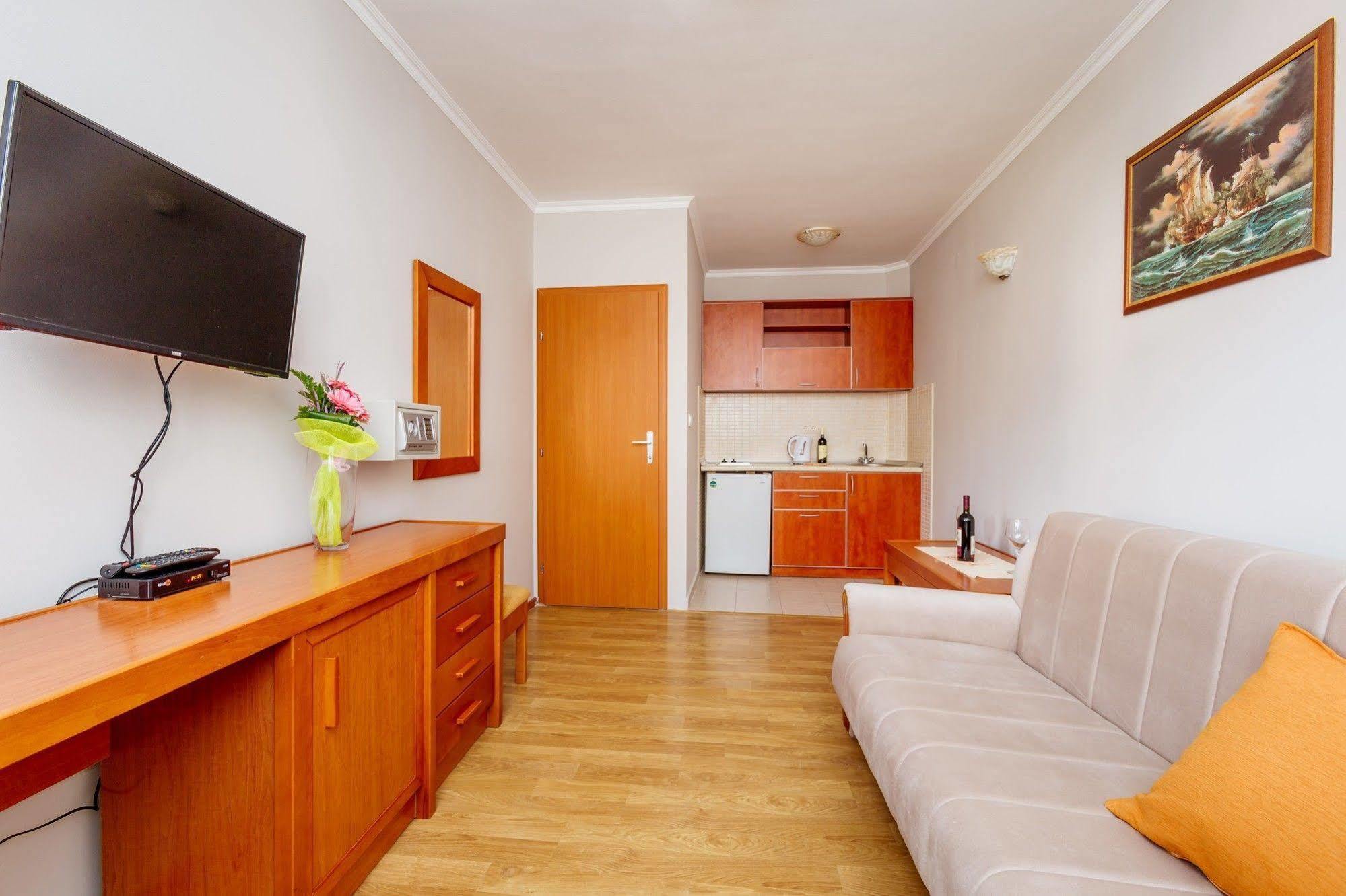 דוניה לסטבה Perper Hotel מראה חיצוני תמונה